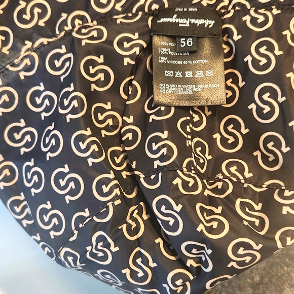 Salvatore Ferragamo Gancini logo Bucket Hat. Luxury Brand. - Picture 4 of 4